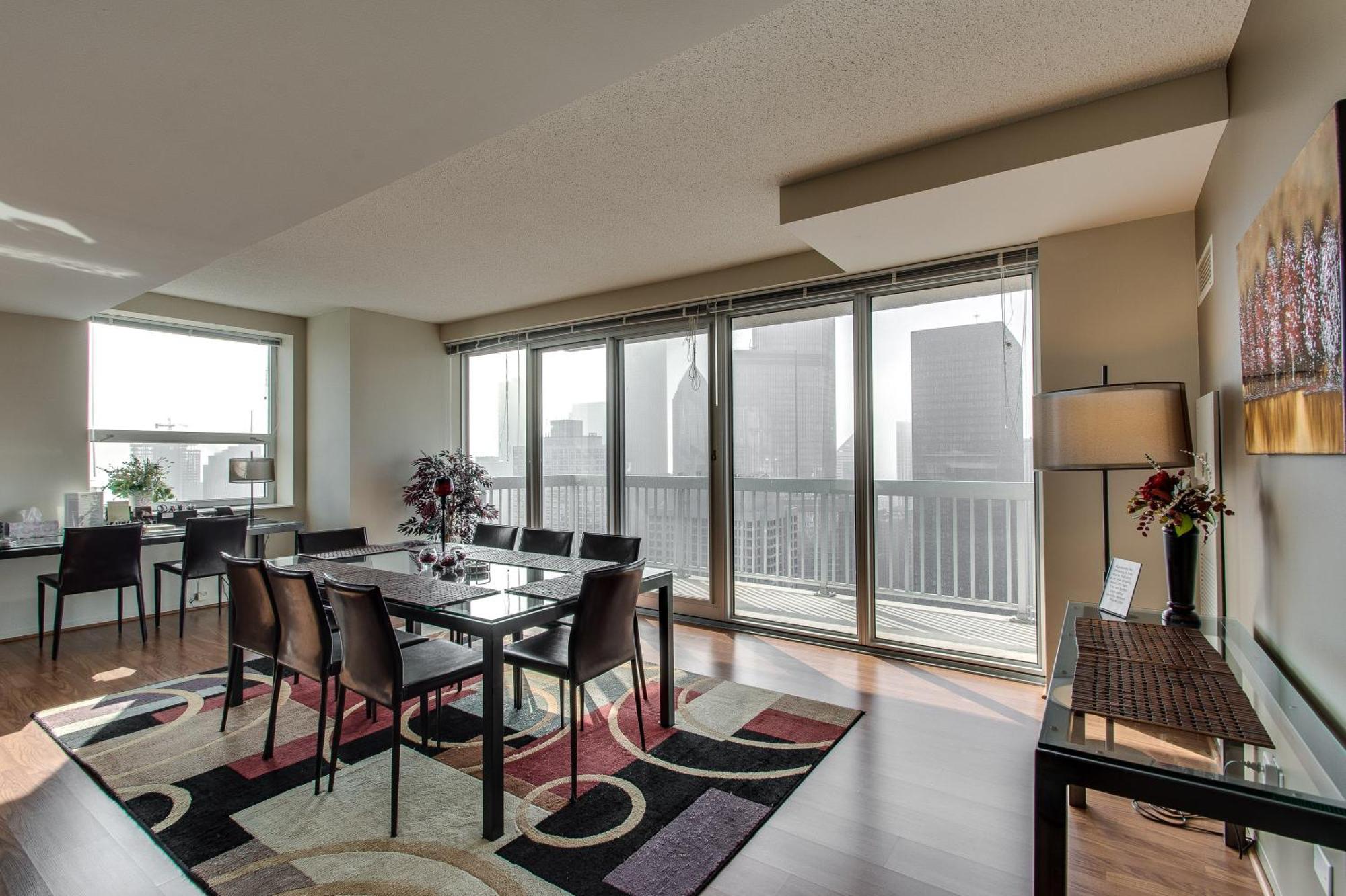 Aparthotel The Penthouse At Grand Plaza à Chicago Extérieur photo